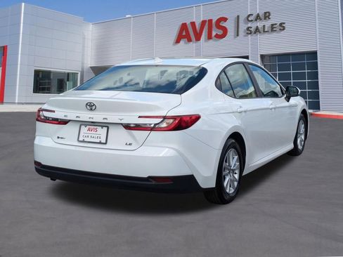 Used 2025 Toyota Camry LE image 6