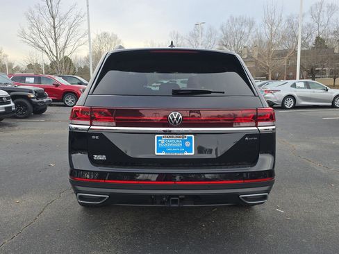 Certified 2025 Volkswagen Atlas SE image 6