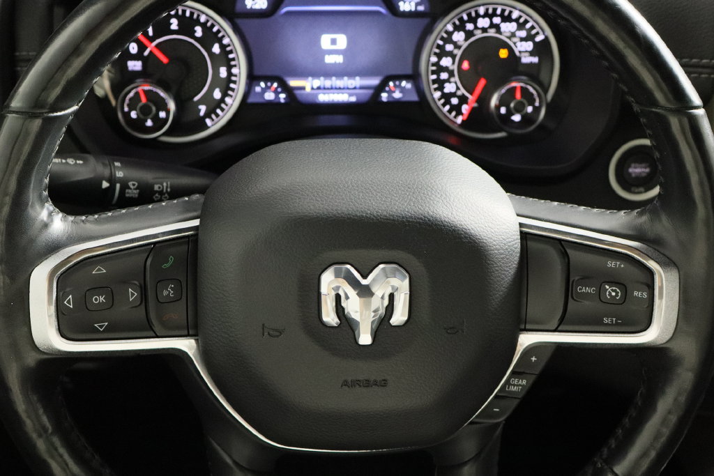 Used 2019 RAM 1500 Laramie AWD/4WD image 7