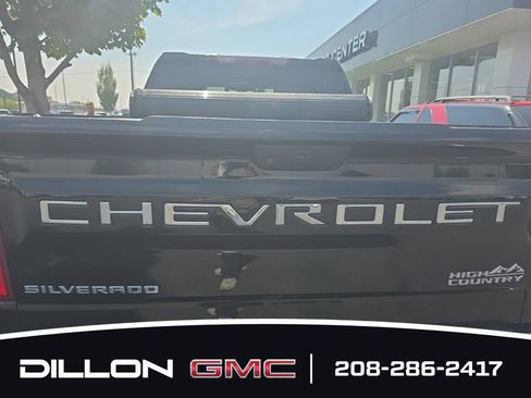 Used 2021 Chevrolet Silverado 1500 High Country w/ Technology Package AWD/4WD image 7