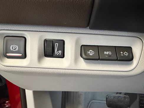 Used 2023 GMC Acadia SLT w/ Technology Package image 29