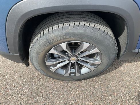 Used 2025 Chevrolet Equinox LT w/ Convenience Package II image 38