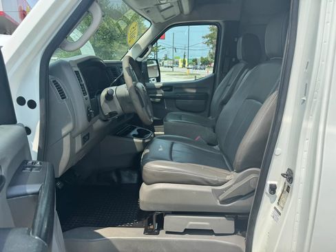 Used 2015 Nissan NV 2500 S w/ Power Package RWD image 16
