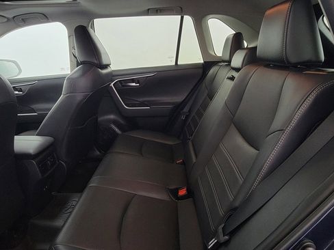 Used 2020 Toyota RAV4 Limited image 13