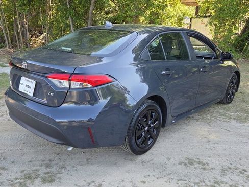 Used 2024 Toyota Corolla LE FWD image 12