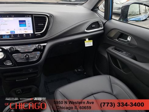 New 2026 Chrysler Pacifica Select w/ S Appearance Package FWD image 20