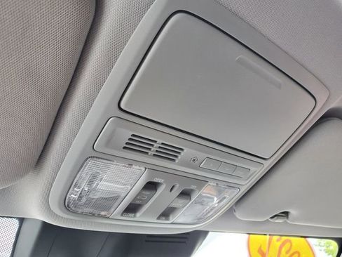 Used 2022 Honda CR-V Touring image 32