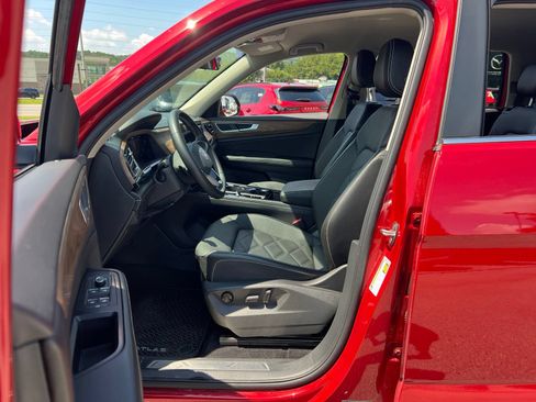 Used 2024 Volkswagen Atlas SE FWD image 26