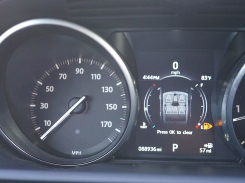 Used 2016 Land Rover Range Rover Sport SE AWD/4WD image 9