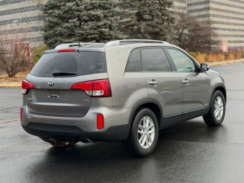 Used 2014 Kia Sorento LX AWD/4WD image 17