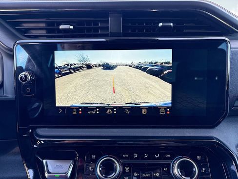 Used 2024 GMC Sierra 1500 AT4 w/ Technology Package AWD/4WD image 14