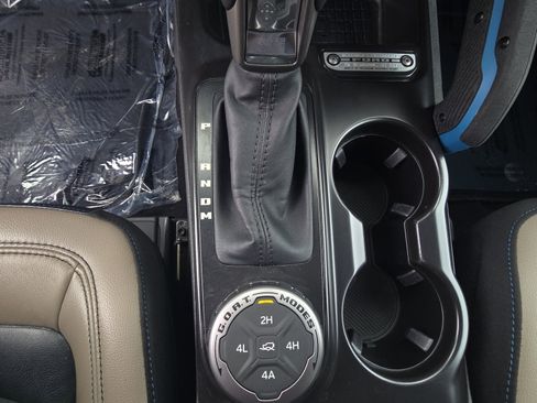 Used 2024 Ford Bronco Wildtrak image 16