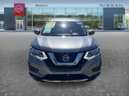 Used 2020 Nissan Rogue SV FWD image 2