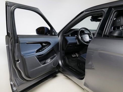 Used 2020 Land Rover Range Rover Evoque R-Dynamic SE image 23