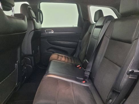 Used 2020 Jeep Grand Cherokee Laredo w/ Laredo X Package RWD image 18