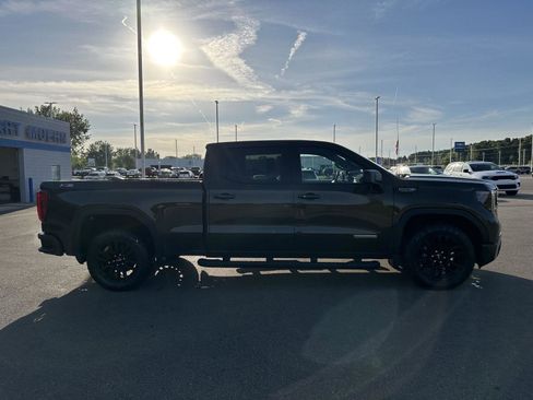 Used 2024 GMC Sierra 1500 Elevation w/ X31 Off-Road Package AWD/4WD image 9