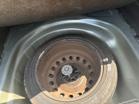 Used 2022 Toyota Corolla LE image 17