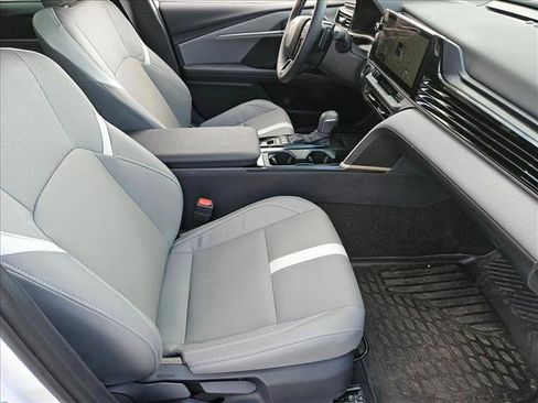 Used 2026 Toyota Camry SE w/ Multimedia Upgrade Package image 15