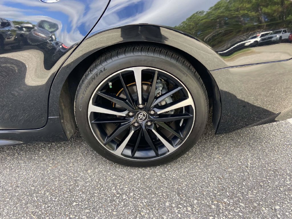 Used 2019 Toyota Camry XSE FWD image 8