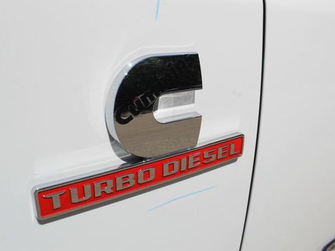 New 2026 RAM 3500 Laramie AWD/4WD image 10