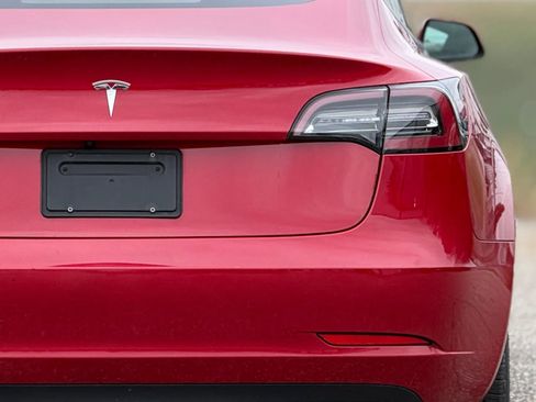 Used 2023 Tesla Model 3 Standard Range image 14