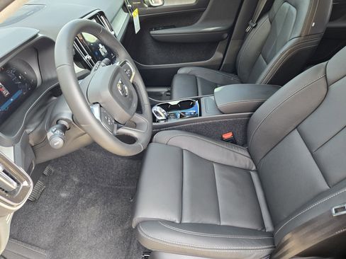 New 2026 Volvo XC40 B5 Ultra w/ Protection Package Premier image 15