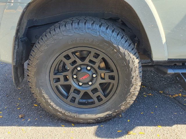 Certified 2023 Toyota 4Runner TRD Off-Road Premium w/ Moonroof Package AWD/4WD image 5