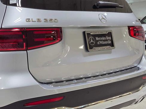New 2026 Mercedes-Benz GLB 250 4MATIC image 13