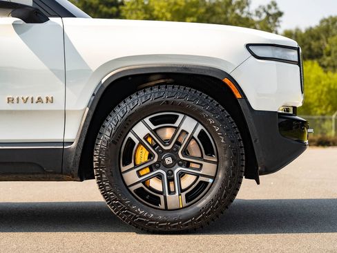 Used 2023 Rivian R1S Adventure AWD/4WD image 10