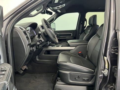 Used 2025 RAM 3500 Laramie AWD/4WD image 3