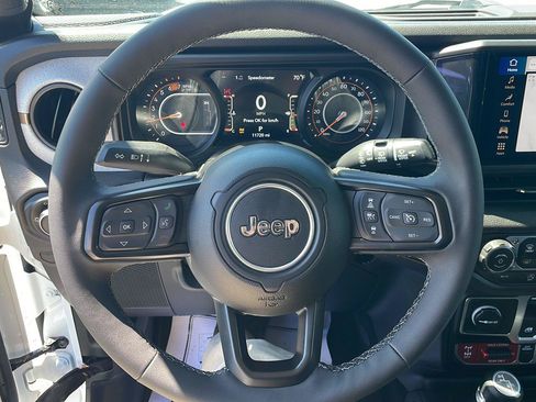 Used 2025 Jeep Wrangler Sport AWD/4WD image 13