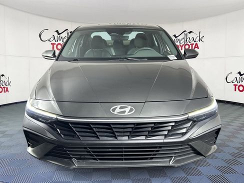 Used 2024 Hyundai Elantra SEL image 2