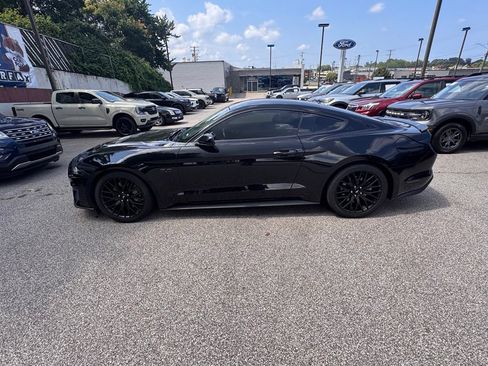 Used 2018 Ford Mustang GT RWD image 2