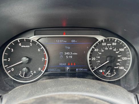 Used 2024 Nissan Altima 2.5 SV FWD image 5