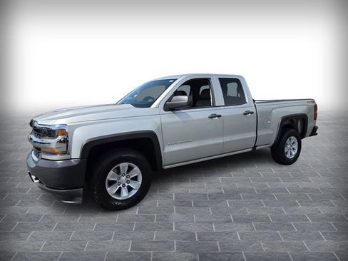 Used 2019 Chevrolet Silverado 1500 W/T w/ WT Convenience Package AWD/4WD image 3