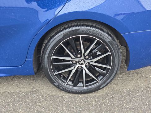 Used 2024 Toyota Camry SE w/ Cold Weather Package FWD image 36