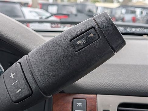 Used 2010 Chevrolet Avalanche LT image 25