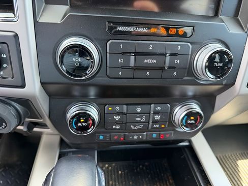 Used 2020 Ford F150 Lariat w/ Equipment Group 502A Luxury image 17