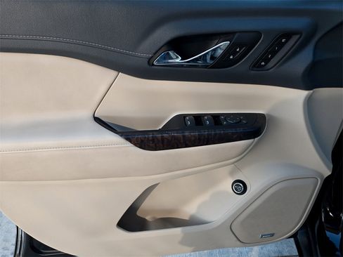 Used 2023 GMC Acadia Denali image 34