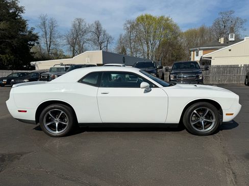 Used 2011 Dodge Challenger image 8