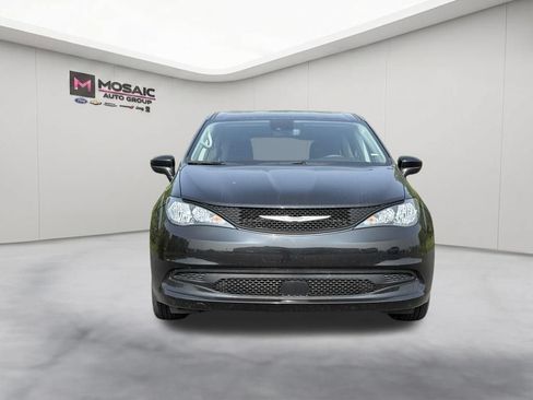 Used 2024 Chrysler Voyager LX FWD image 3