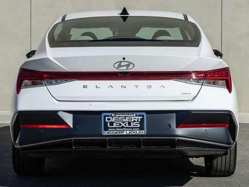 Used 2024 Hyundai Elantra Limited image 4