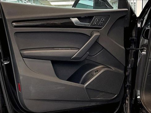 Used 2019 Audi Q5 Premium w/ Convenience Package image 23