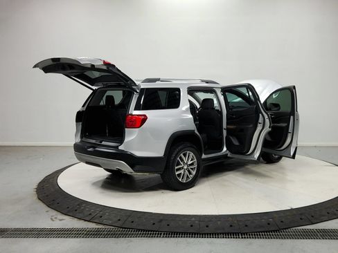 Used 2018 GMC Acadia SLE FWD image 16