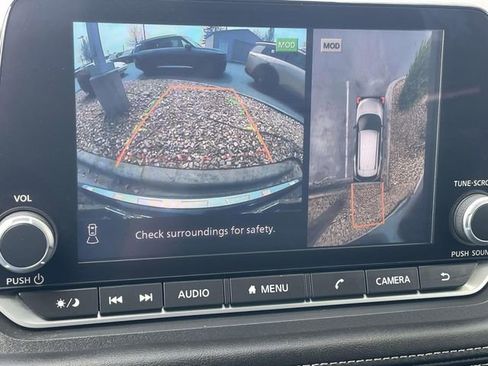 Used 2023 Nissan Rogue SL image 35