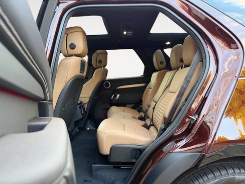 New 2026 Land Rover Discovery Limited Edition image 12