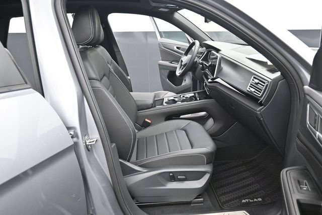 New 2026 Volkswagen Atlas Cross Sport SEL R-Line AWD/4WD image 14