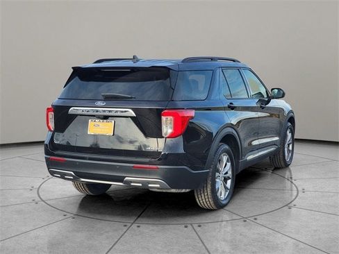 Certified 2022 Ford Explorer XLT w/ Equipment Group 202A image 12
