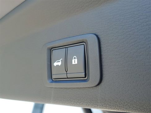 New 2026 Mitsubishi Outlander SE image 11