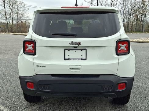 Used 2023 Jeep Renegade Latitude image 6